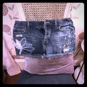 Hollister company size 7 jean skirt with flowers